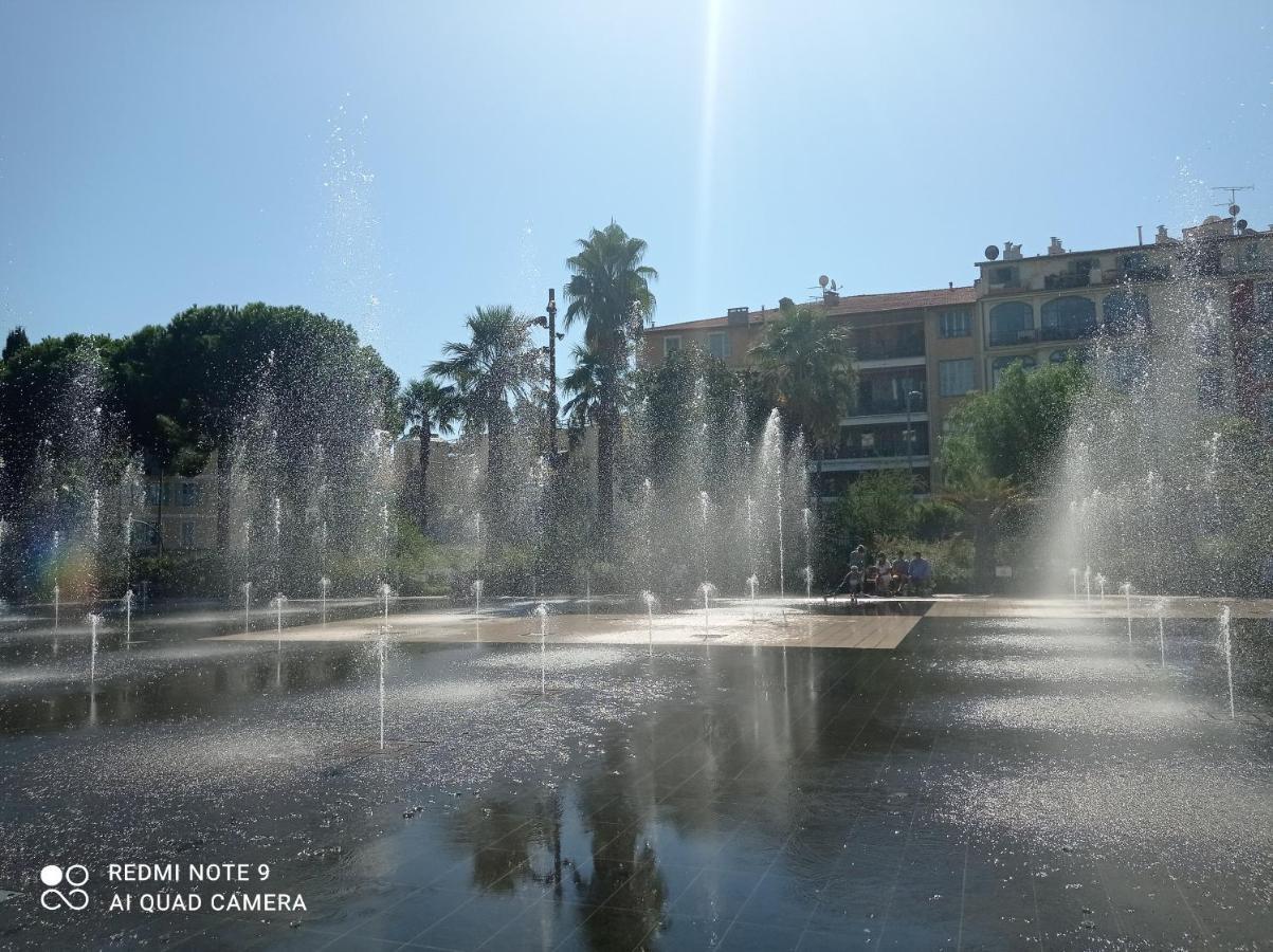 Studette En Plein Coeur Du Vieux Nice Luaran gambar