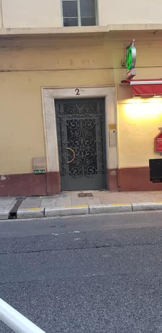 Studette En Plein Coeur Du Vieux Nice Luaran gambar