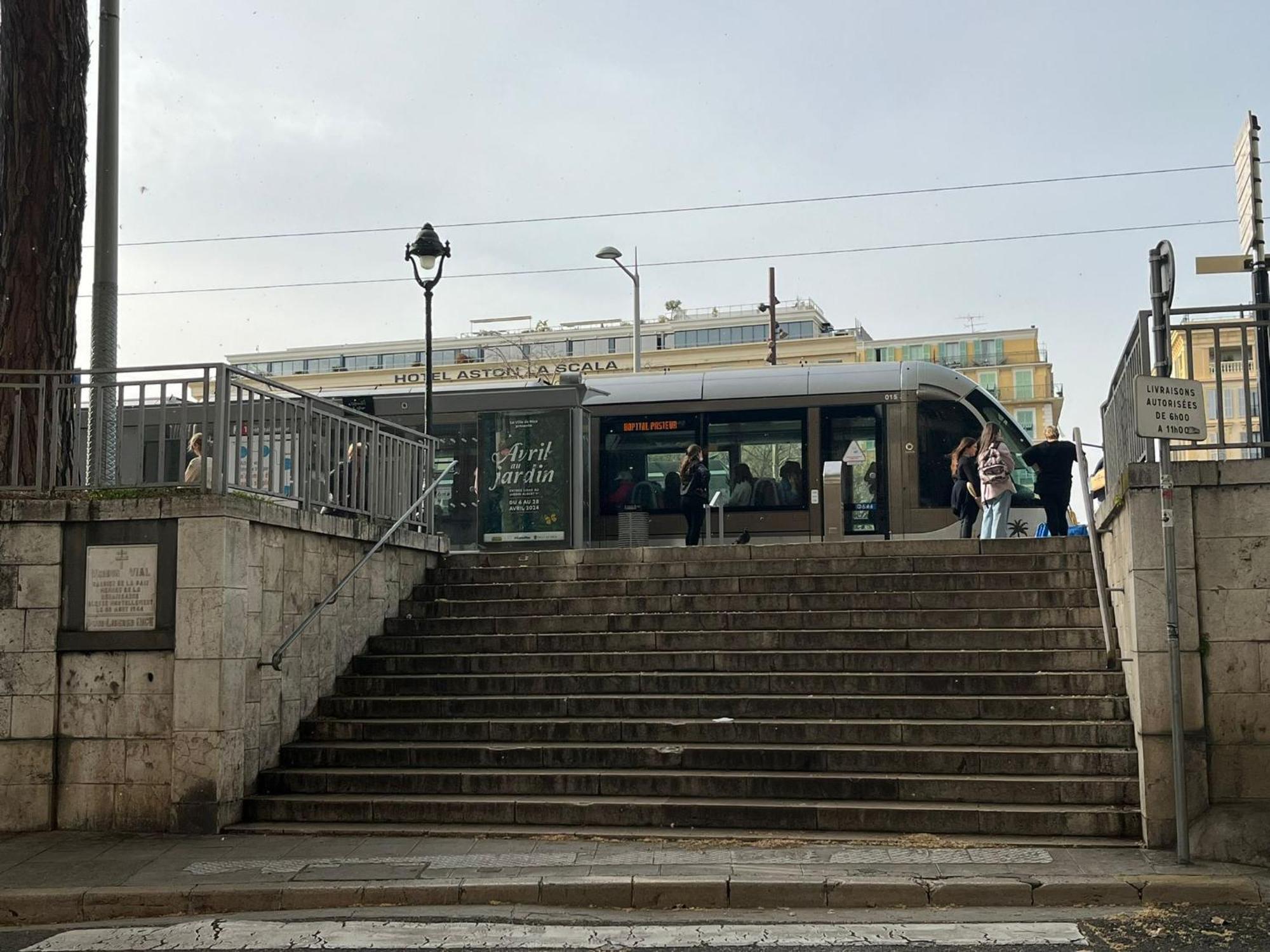 Studette En Plein Coeur Du Vieux Nice Luaran gambar
